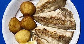Baraque à sardines St Gilles Croix de vie - Chinchard jaune de ligne grillés à la plancha
